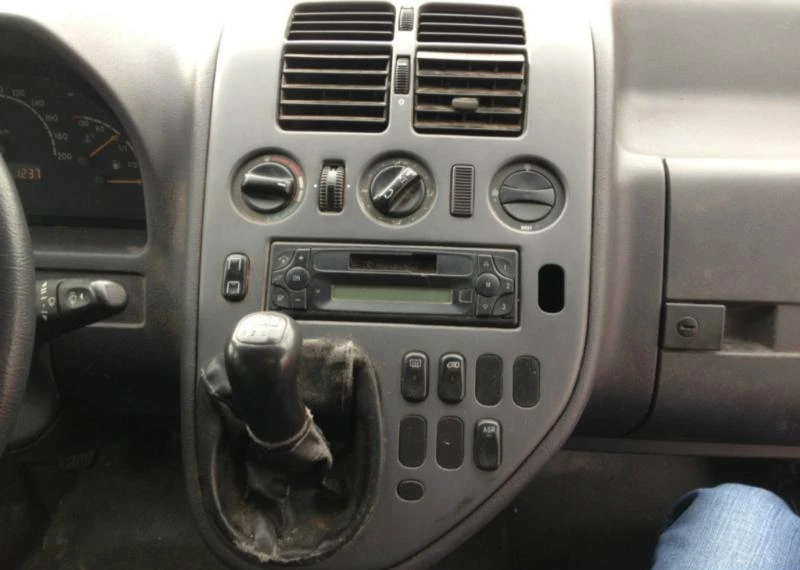 Mercedes-Benz Vito 112 CDI, снимка 9 - Бусове и автобуси - 54354867