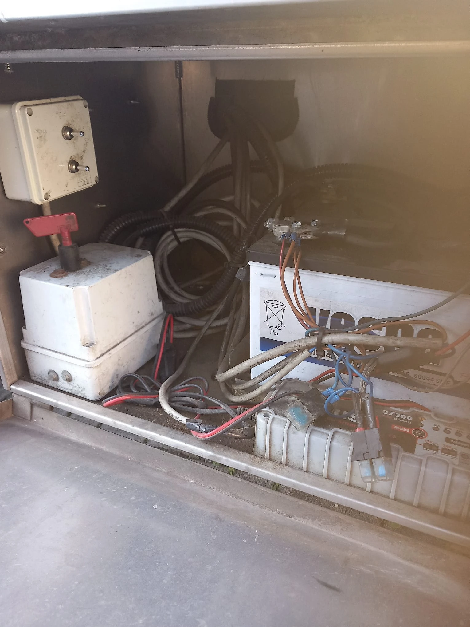 Renault Master 2.8D* 125кс* N1* СПЕЦИАЛЕН* , снимка 15 - Бусове и автобуси - 55132294