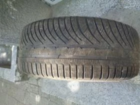 Гуми Зимни 235/55R17, снимка 6