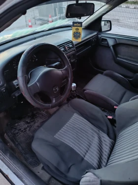 Opel Vectra 1.6i - 900 € / 1760.25 лв. - 17047752 6