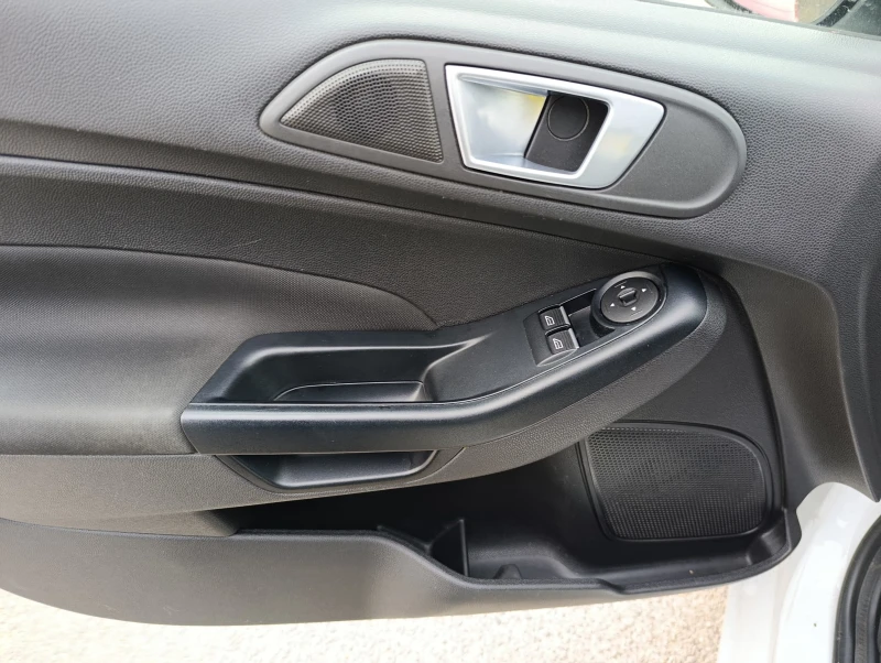 Ford Fiesta 1.25 82hp Trend, снимка 10 - Автомобили и джипове - 51354703