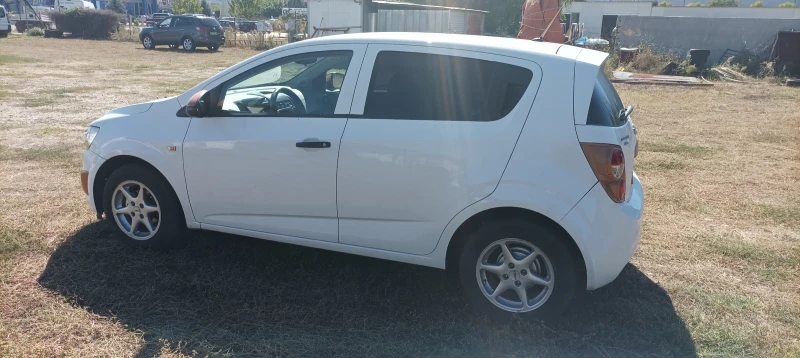 Chevrolet Aveo, снимка 2 - Автомобили и джипове - 47425703