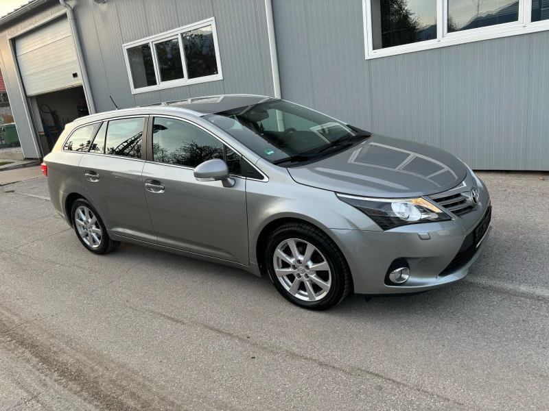 Toyota Avensis 1.8i Facelift, снимка 10 - Автомобили и джипове - 48636890