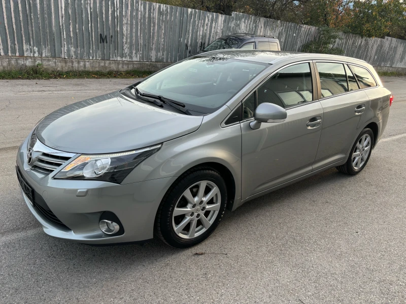 Toyota Avensis 1.8i Facelift, снимка 12 - Автомобили и джипове - 48636890