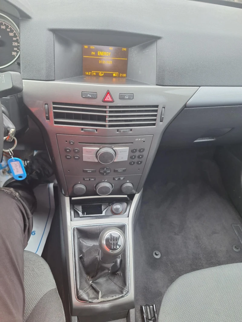Opel Astra 1.6i klima, снимка 13 - Автомобили и джипове - 52079555