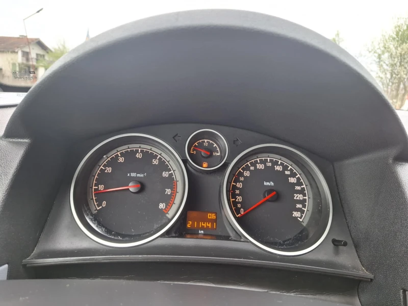 Opel Astra 1.6i klima, снимка 14 - Автомобили и джипове - 52079555