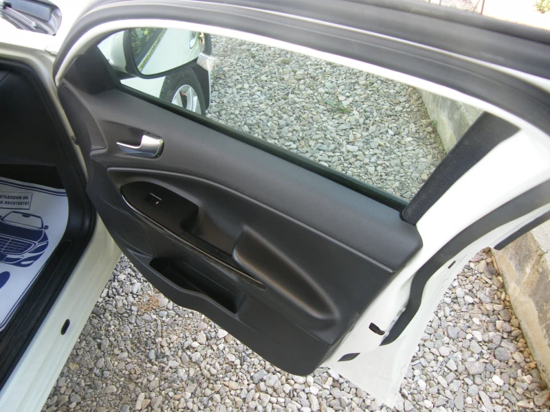 Alfa Romeo Giulietta 1.6JTD, снимка 13 - Автомобили и джипове - 51181755