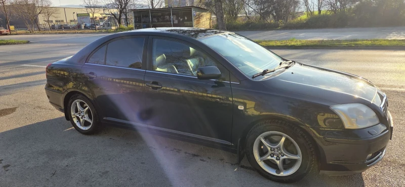 Toyota Avensis, снимка 3 - Автомобили и джипове - 52794341