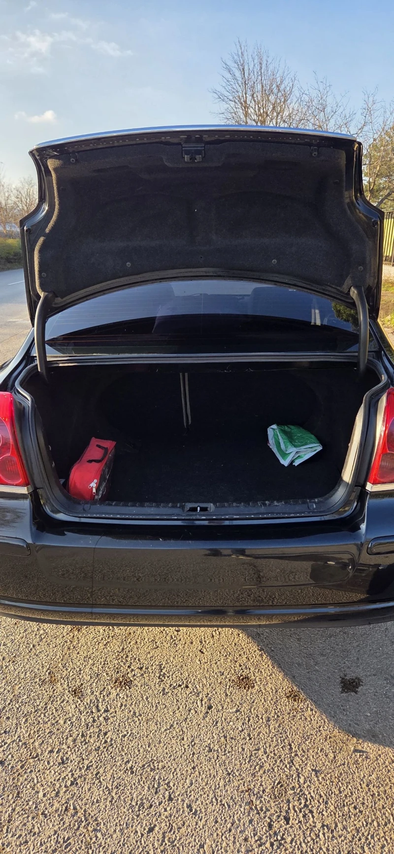 Toyota Avensis, снимка 13 - Автомобили и джипове - 52794341