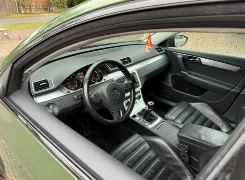 VW Passat 1.6tdi, снимка 7 - Автомобили и джипове - 53100952