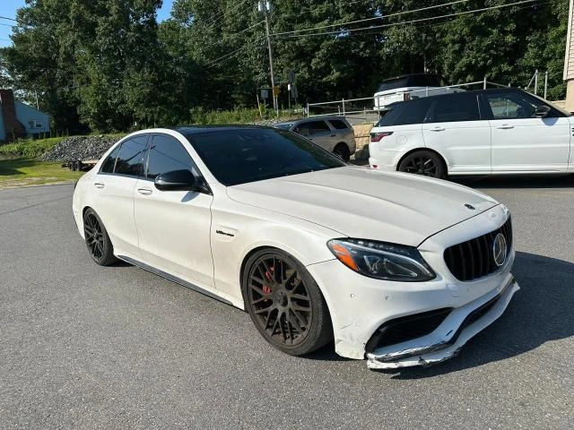 Mercedes-Benz C 63 AMG, снимка 4 - Автомобили и джипове - 47212947