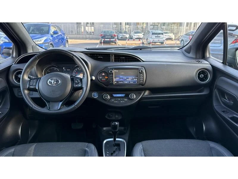 Toyota Yaris, снимка 8 - Автомобили и джипове - 48026444