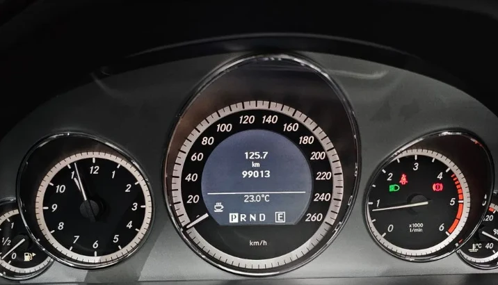 Mercedes-Benz E 220 Avantgarde - изображение 8