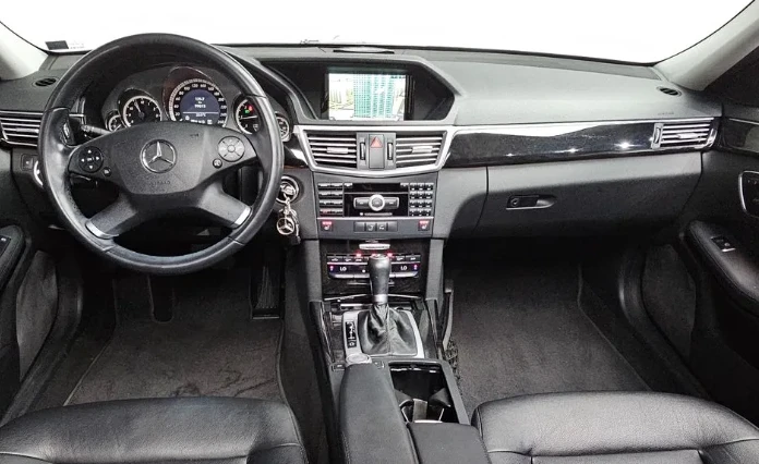 Mercedes-Benz E 220 Avantgarde - изображение 7