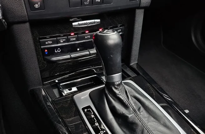 Mercedes-Benz E 220 Avantgarde - изображение 9