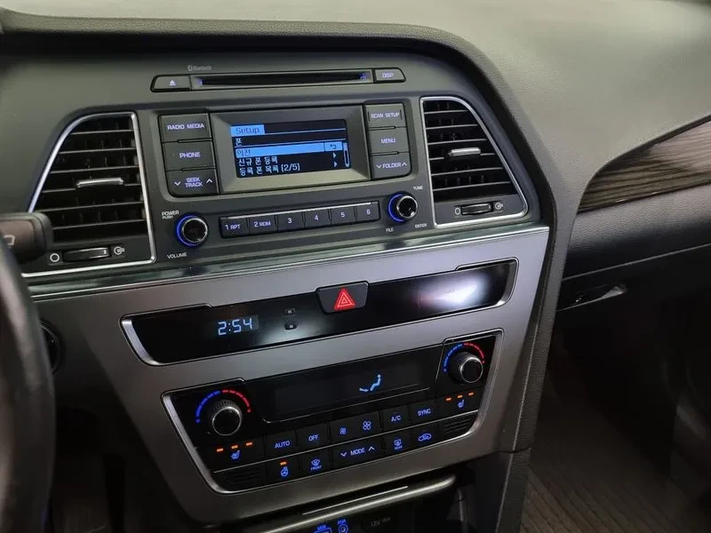 Hyundai Sonata 2.0 Smart, снимка 15 - Автомобили и джипове - 53559793