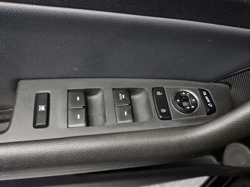 Hyundai Sonata 2.0 Smart, снимка 16 - Автомобили и джипове - 53559793