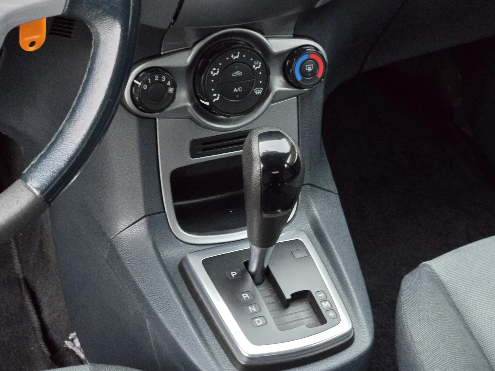 Ford Fiesta 1.4 АВТОМАТИК - изображение 8