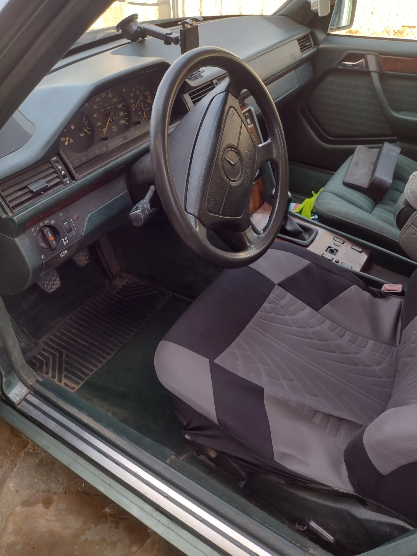 Mercedes-Benz 124 200TE - изображение 10