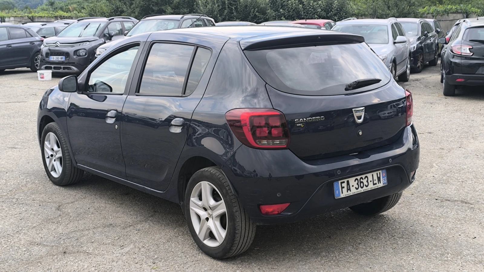 Dacia Sandero 0.9 - изображение 4