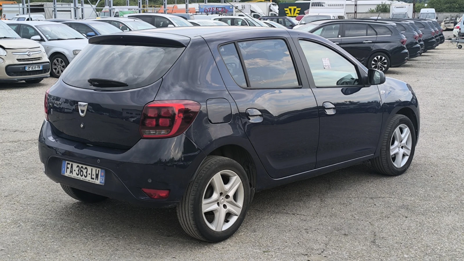 Dacia Sandero 0.9 - изображение 3