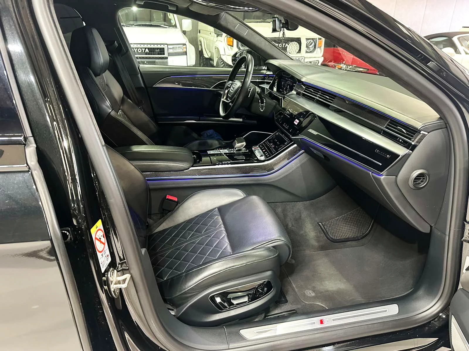 Audi S8  Twin turbocharged V8, снимка 12 - Автомобили и джипове - 53769814