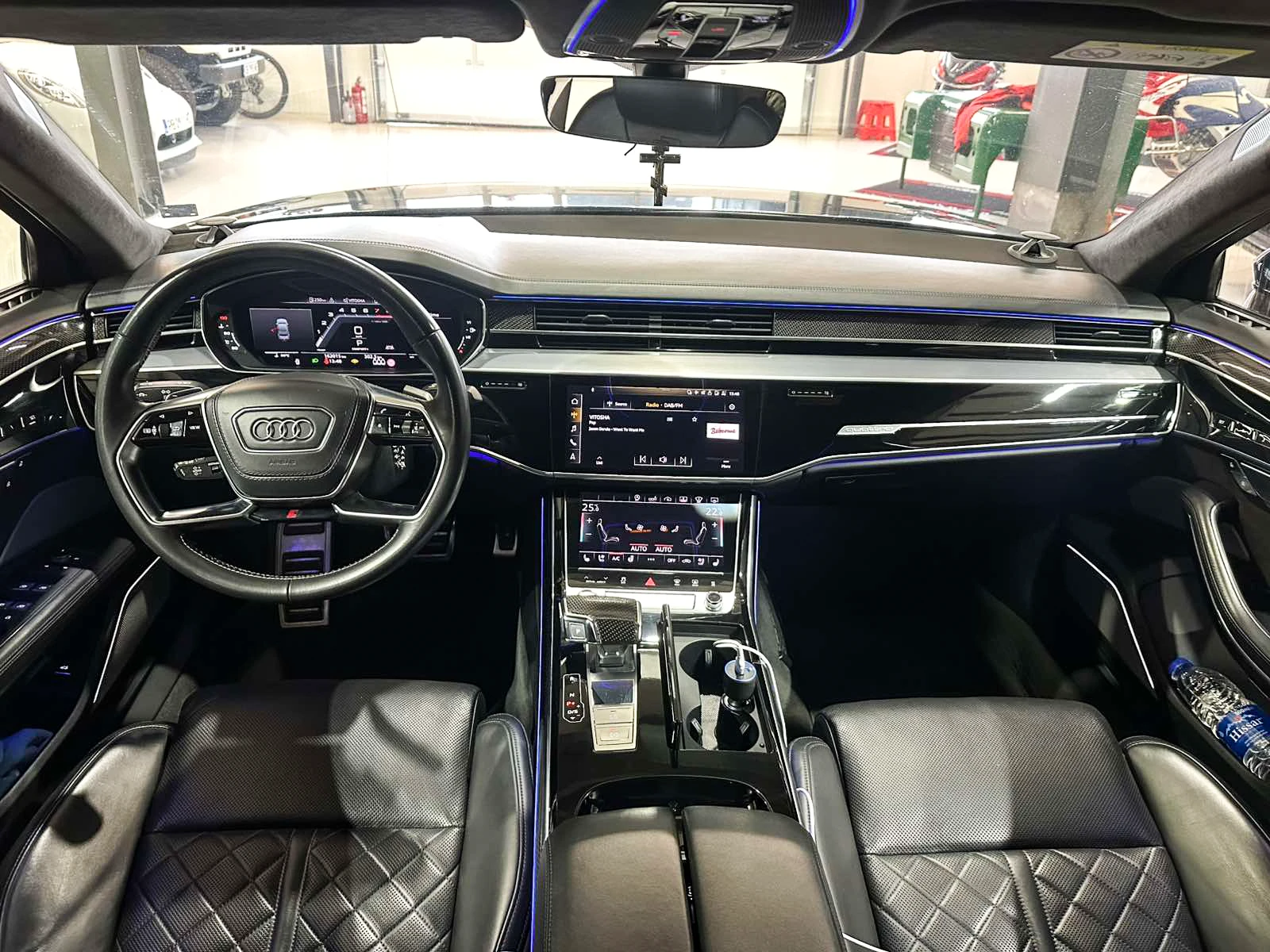 Audi S8  Twin turbocharged V8, снимка 14 - Автомобили и джипове - 53769814