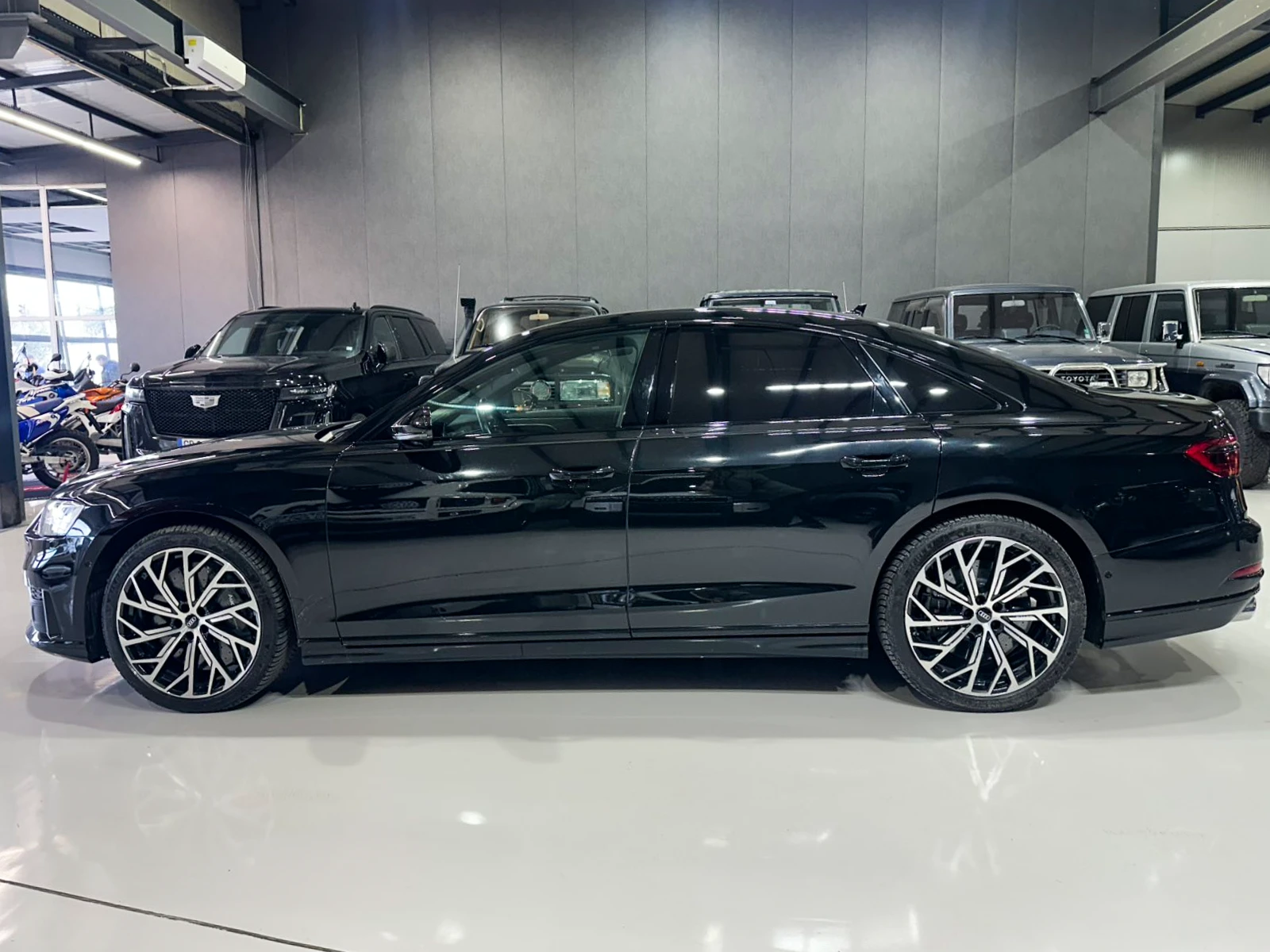 Audi S8  Twin turbocharged V8, снимка 4 - Автомобили и джипове - 53769814