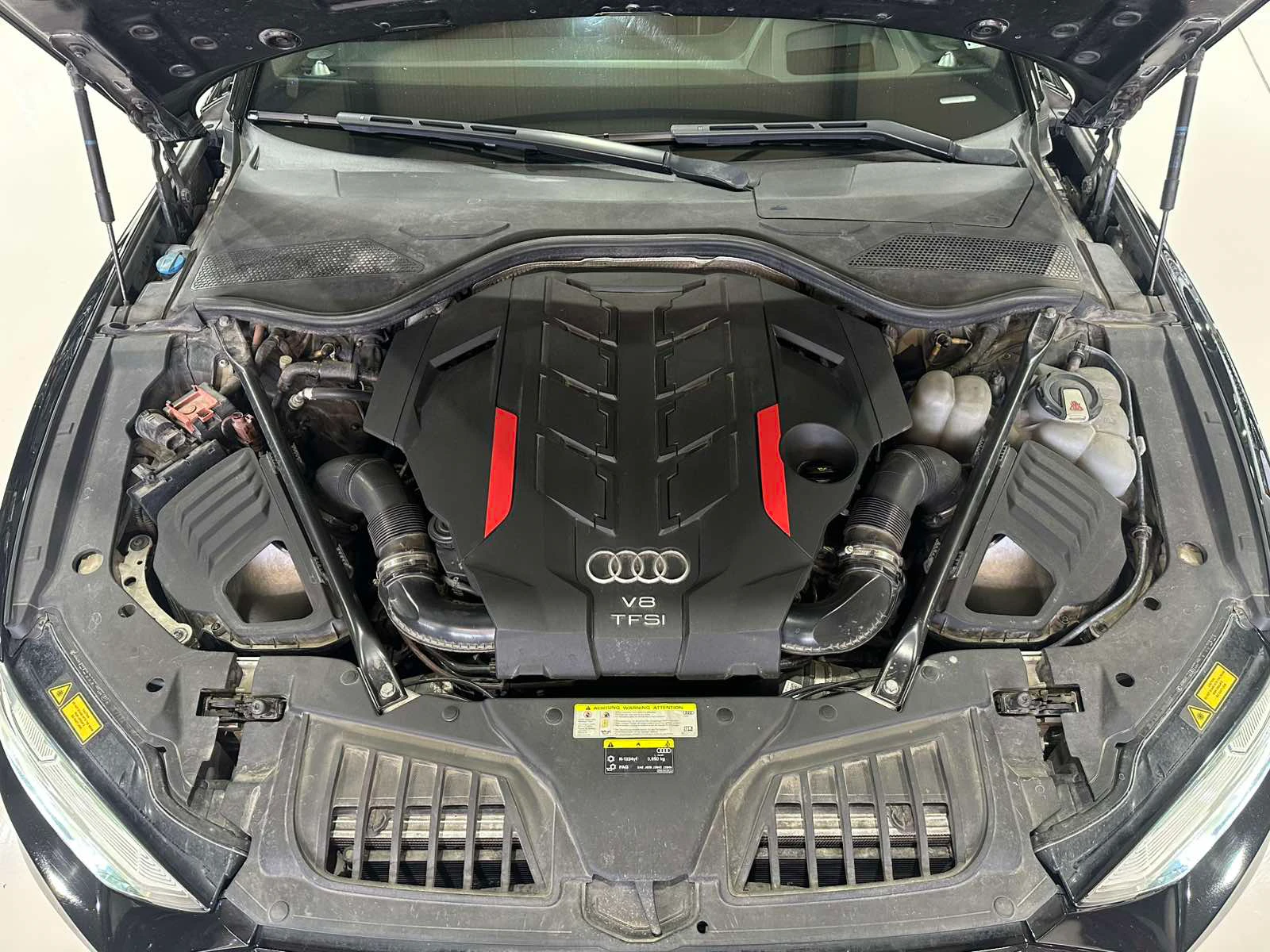 Audi S8  Twin turbocharged V8, снимка 16 - Автомобили и джипове - 53769814