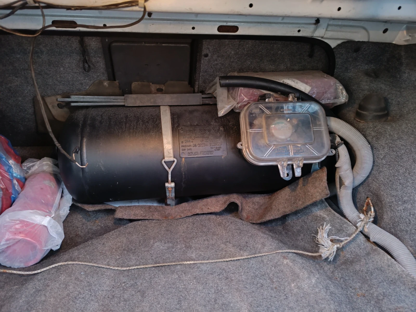 Opel Vectra 1.6i, снимка 8 - Автомобили и джипове - 53818298