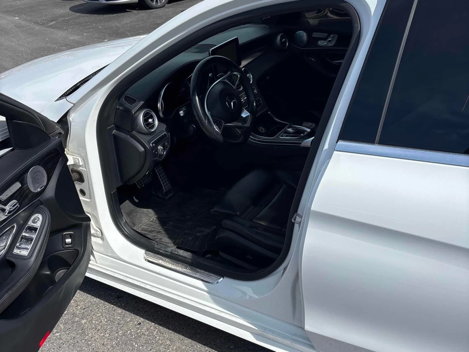 Mercedes-Benz C 400 AMG* Burmester* 4Matic* Генерация, снимка 6 - Автомобили и джипове - 54456674