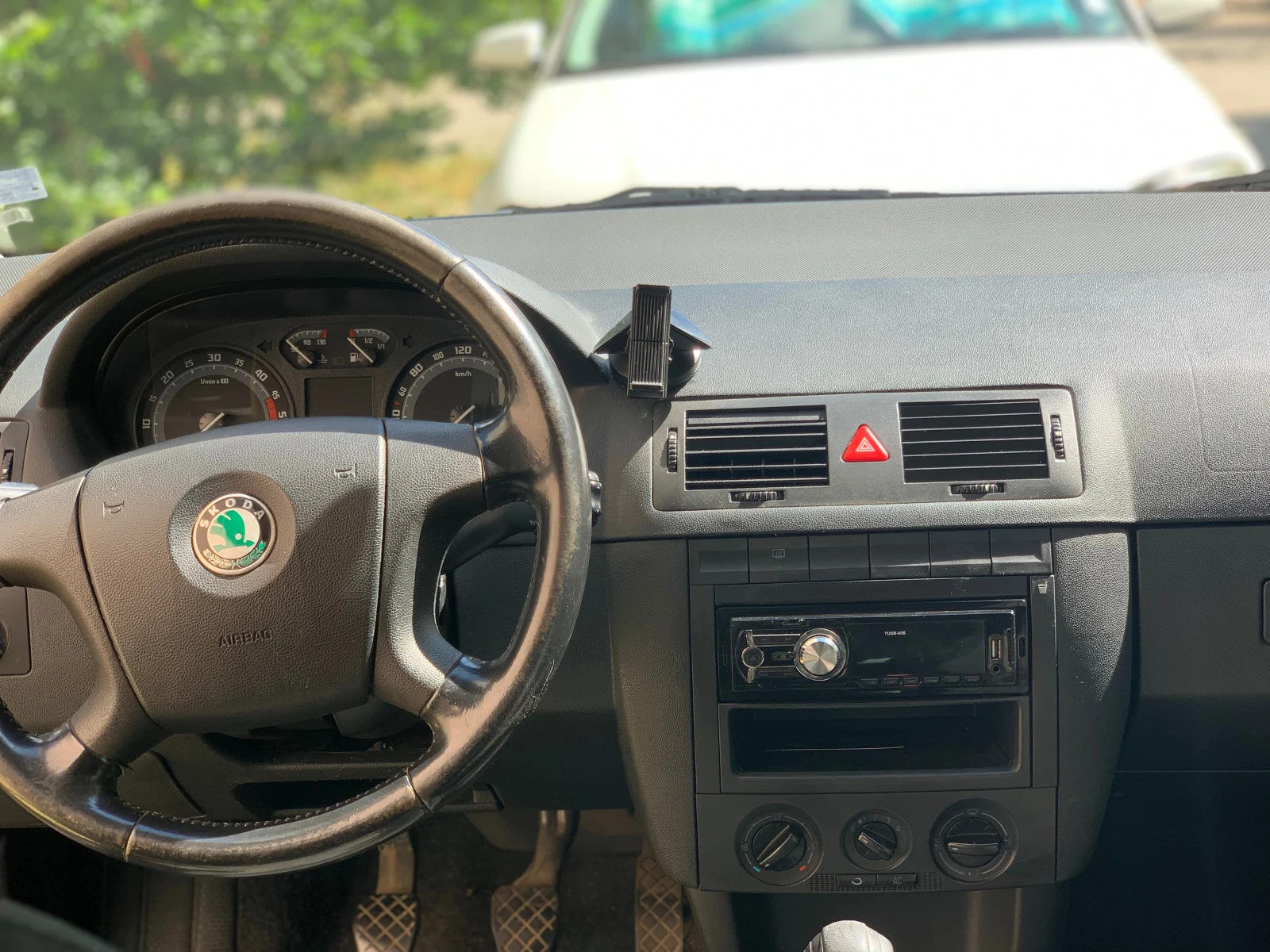 Skoda Fabia TDI, снимка 8 - Автомобили и джипове - 54729709