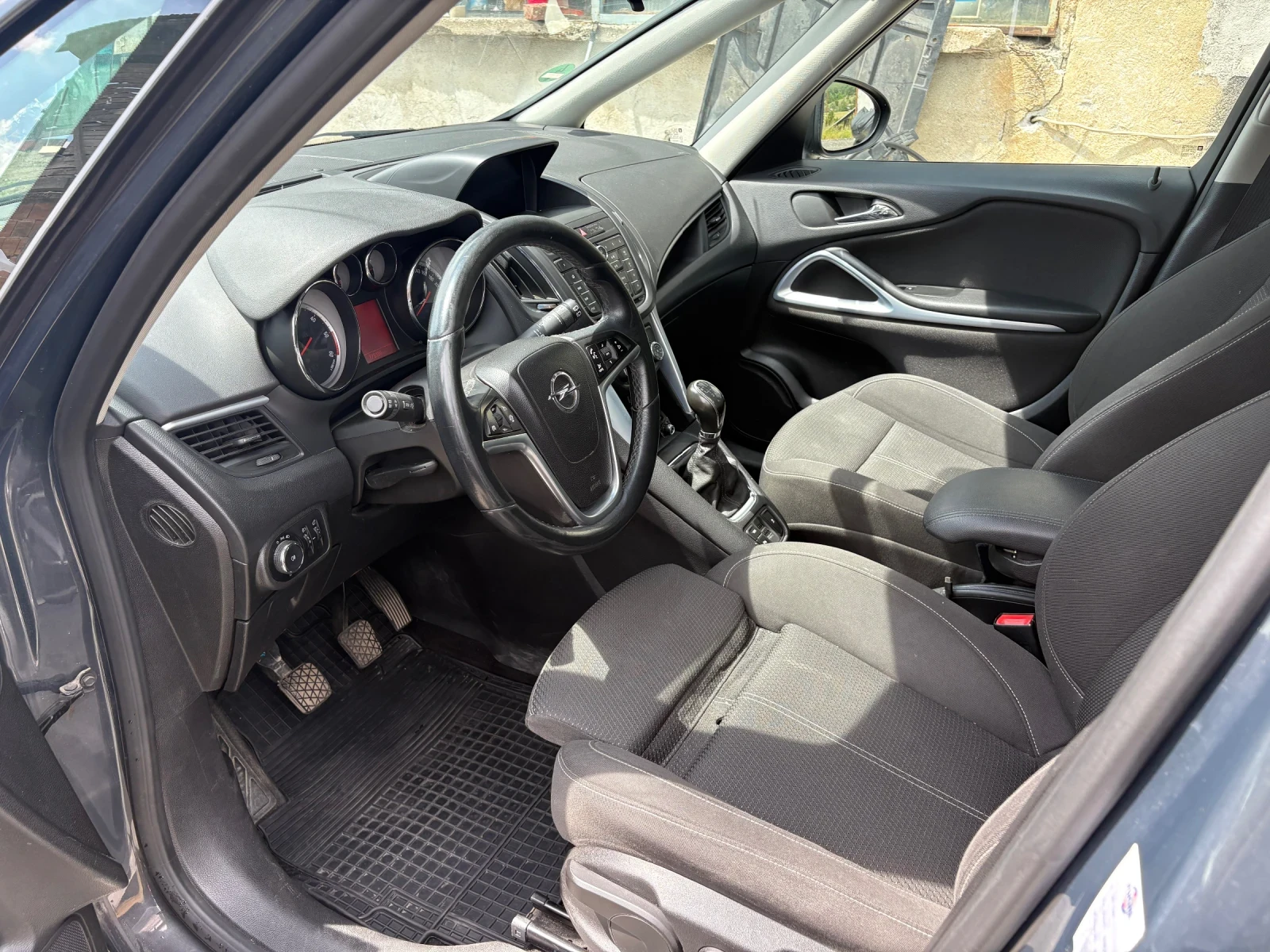 Opel Zafira 1.6CDTI 136кс, снимка 7 - Автомобили и джипове - 54962094