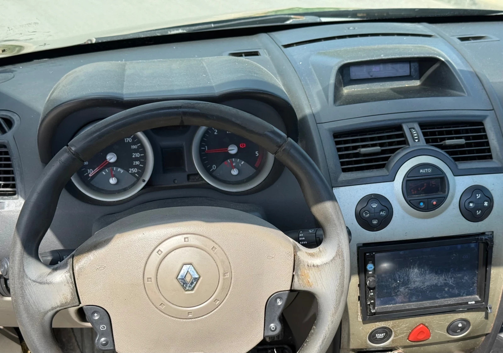 Renault Megane Кабрио 1.9 120к.с. 6 Скорости Климатроник Редовна, снимка 12 - Автомобили и джипове - 55265792