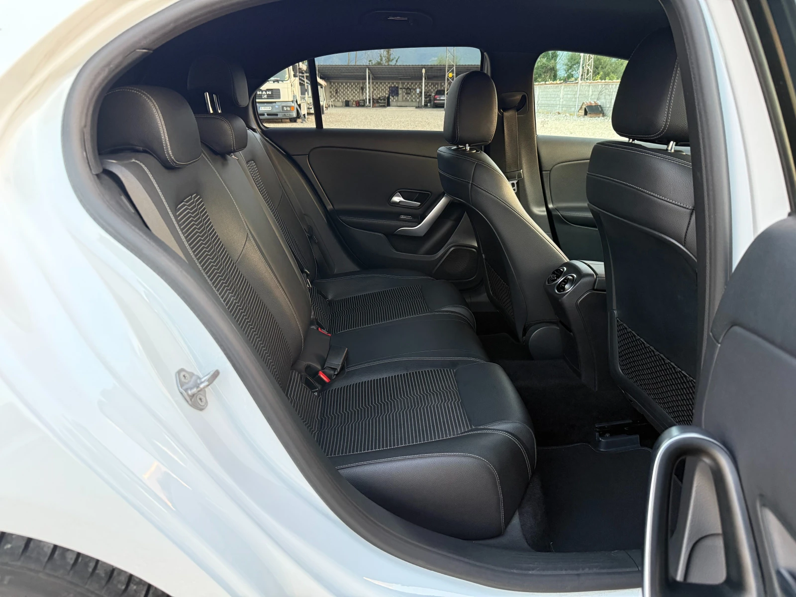 Mercedes-Benz A 180 1.5d Автоматик/Камера/Навигация/Собствен лизинг, снимка 10 - Автомобили и джипове - 55728694