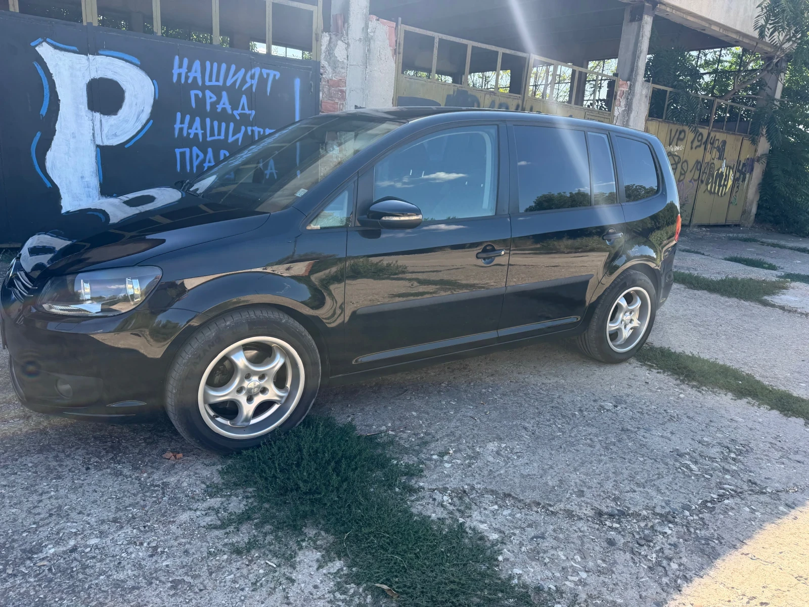 VW Touran 1.6 TDI 6 скорости подгрев , снимка 6 - Автомобили и джипове - 55952593