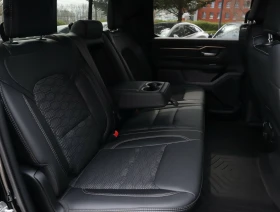 Dodge RAM 1500 5.7 HEMI V8/Crew Cab Long/4WD/Камера/Подгрев, снимка 9