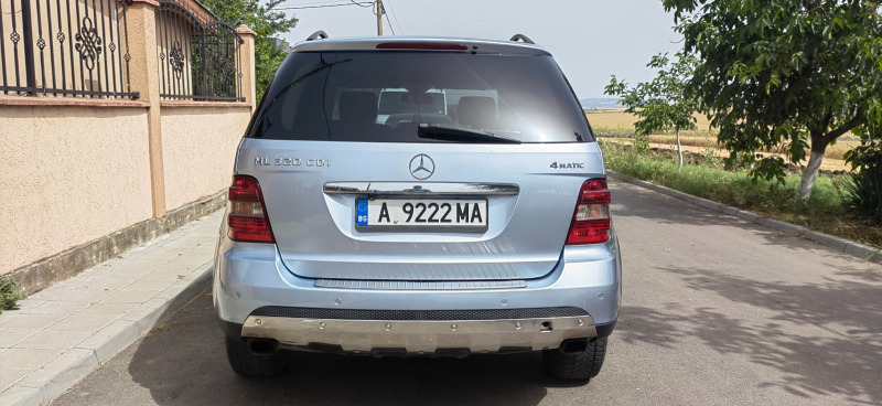 Mercedes-Benz ML 320 4 MATIC, снимка 4 - Автомобили и джипове - 46144447