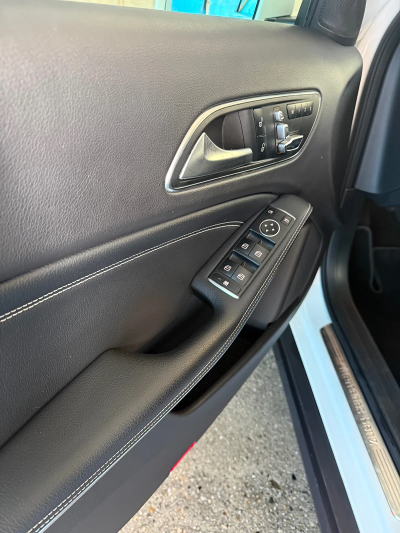 Mercedes-Benz GLA 250 GLA 250 4 Matic , снимка 11 - Автомобили и джипове - 52246417
