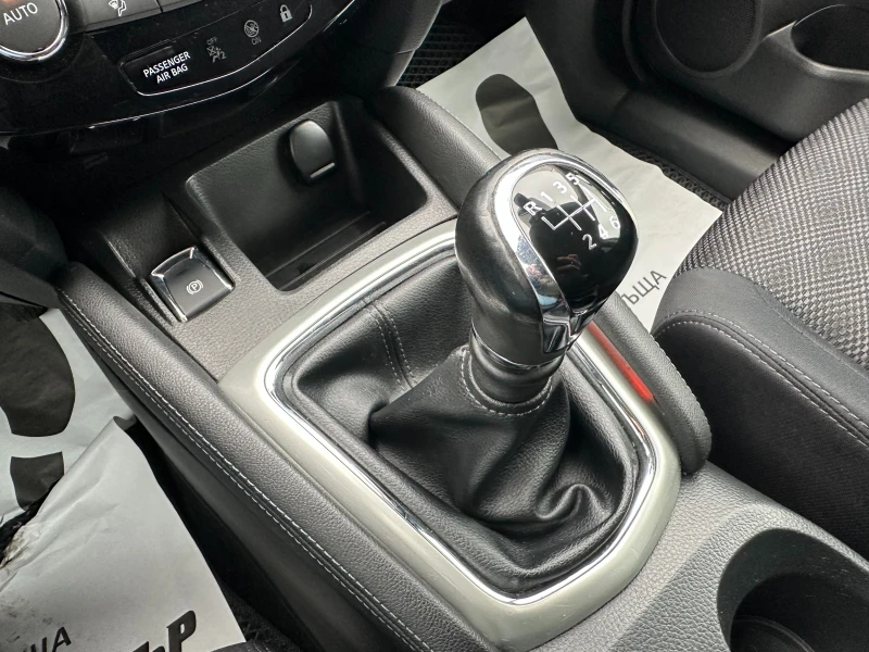 Nissan Qashqai, снимка 11 - Автомобили и джипове - 53361242