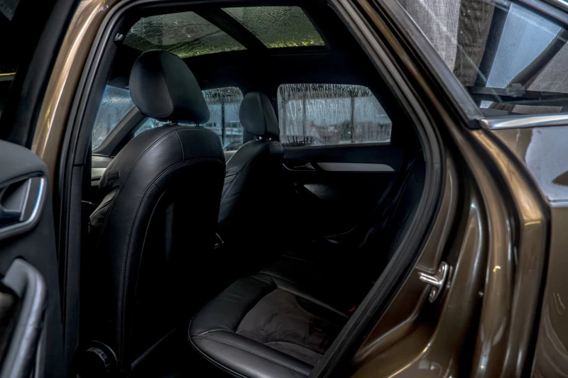 Audi Q3 2.0TDI/Quattro/Bose/LED/PDC/Панорама, снимка 7 - Автомобили и джипове - 53479970