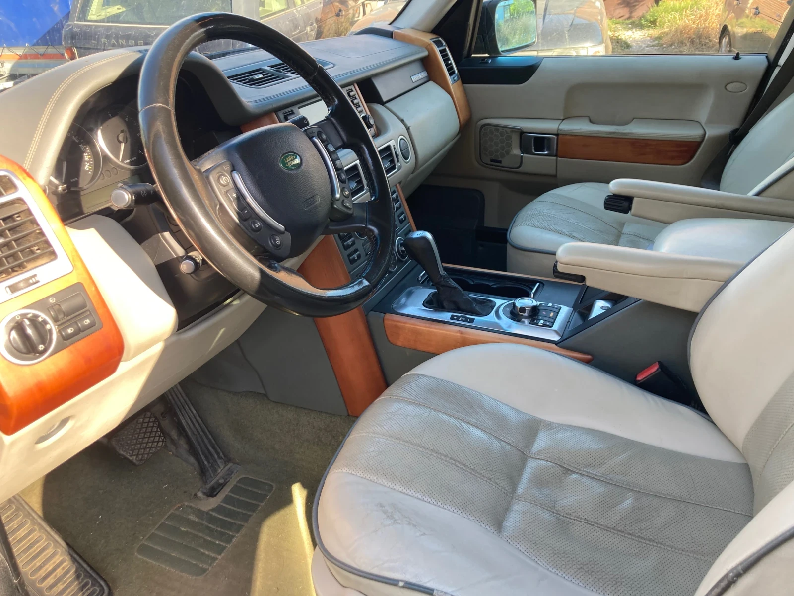 Land Rover Range rover Vogue 3.6 TDV8 - изображение 3