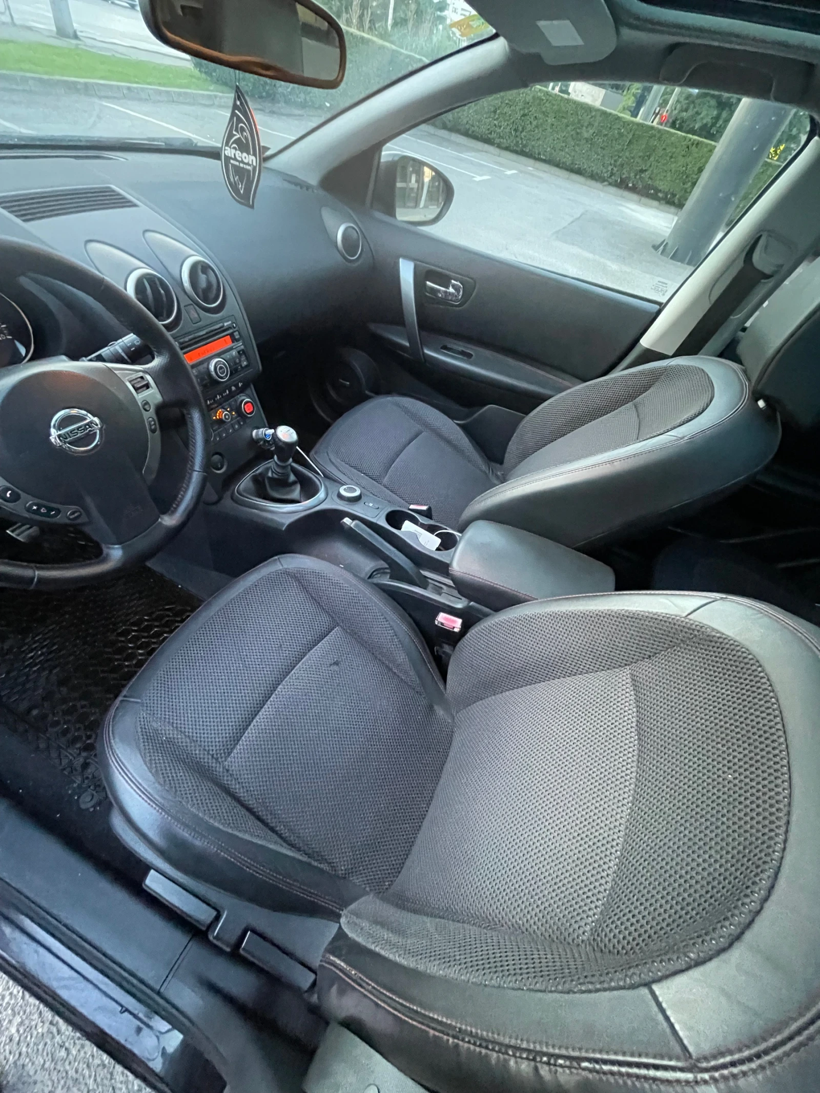 Nissan Qashqai 2.0i 4x4 Panorama  - изображение 8