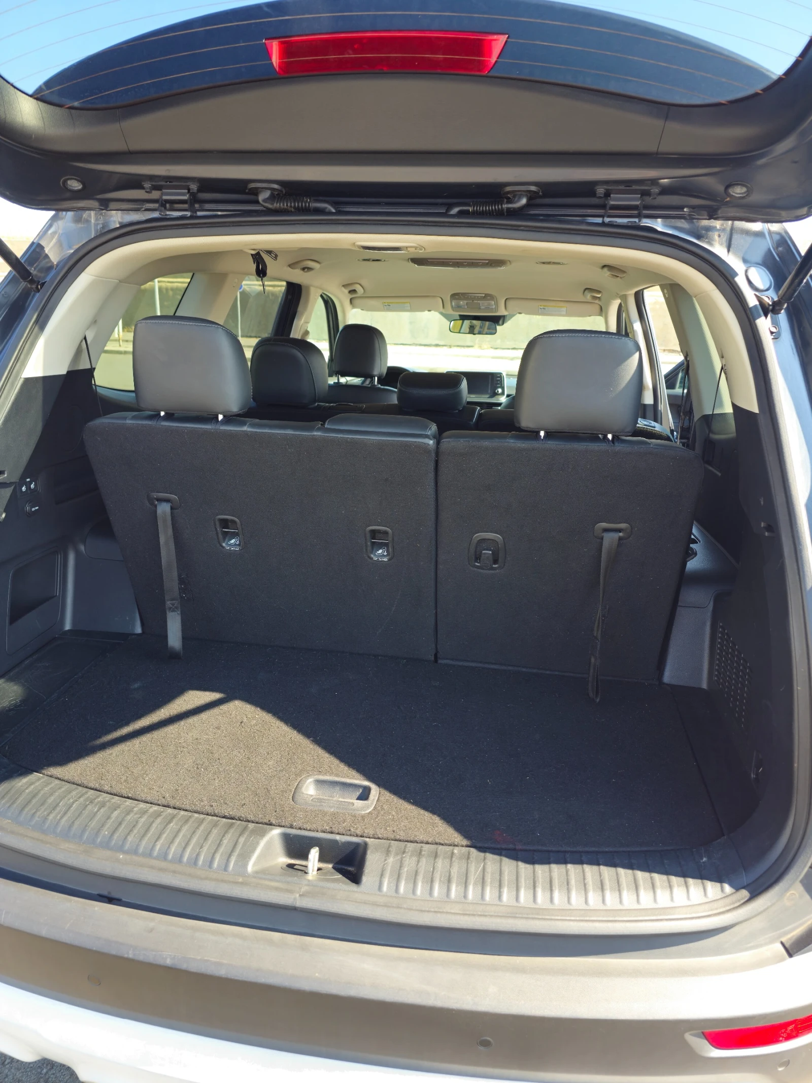 Kia Telluride 3.8 V6, снимка 8 - Автомобили и джипове - 53636718