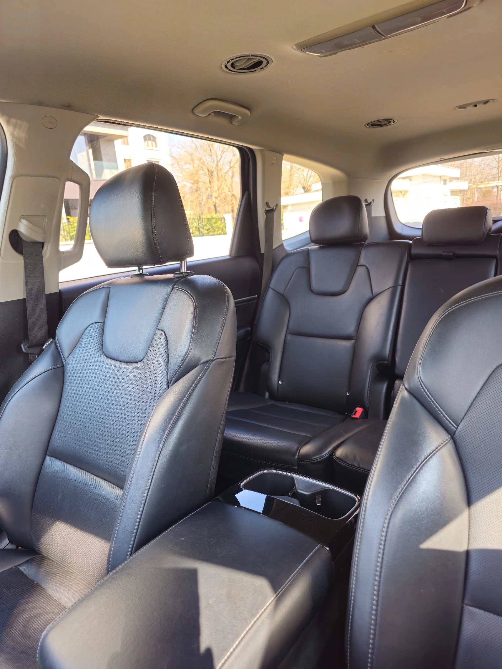 Kia Telluride 3.8 V6, снимка 14 - Автомобили и джипове - 53636718