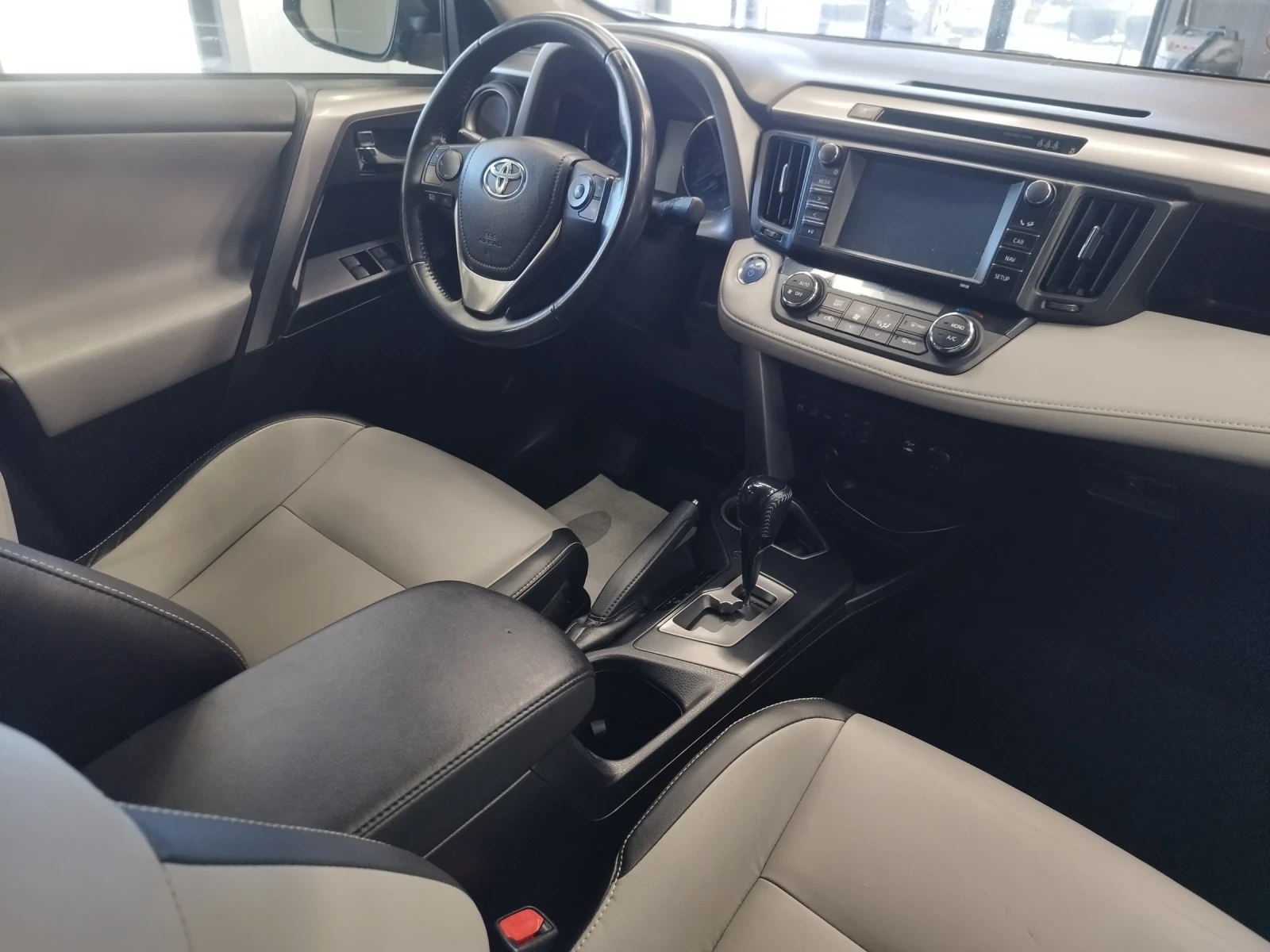 Toyota Rav4 2.5 Hybrid 4x4 LPG, снимка 8 - Автомобили и джипове - 54141011