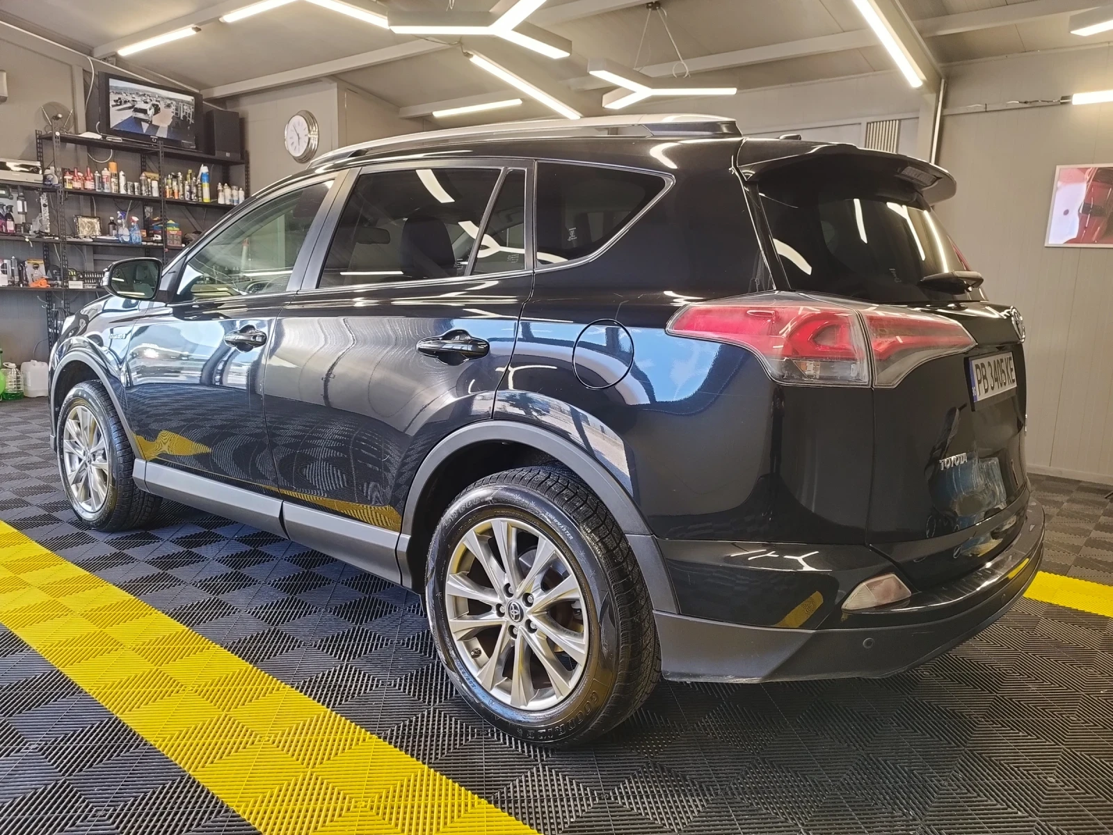 Toyota Rav4 2.5 Hybrid 4x4 LPG, снимка 5 - Автомобили и джипове - 54141011