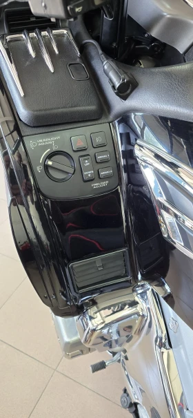 Honda Gold Wing GL 1800 Като нов ! Лизинг !, снимка 10