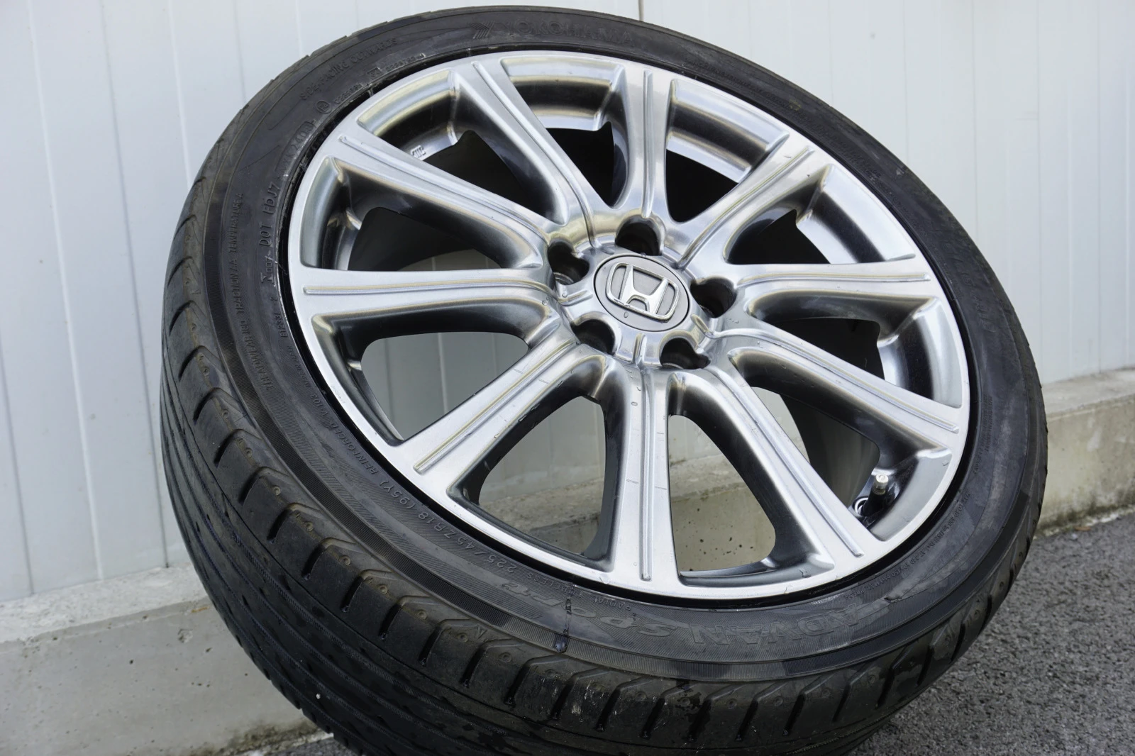    225/45R18  Honda Cr-v | Mobile.bg   4