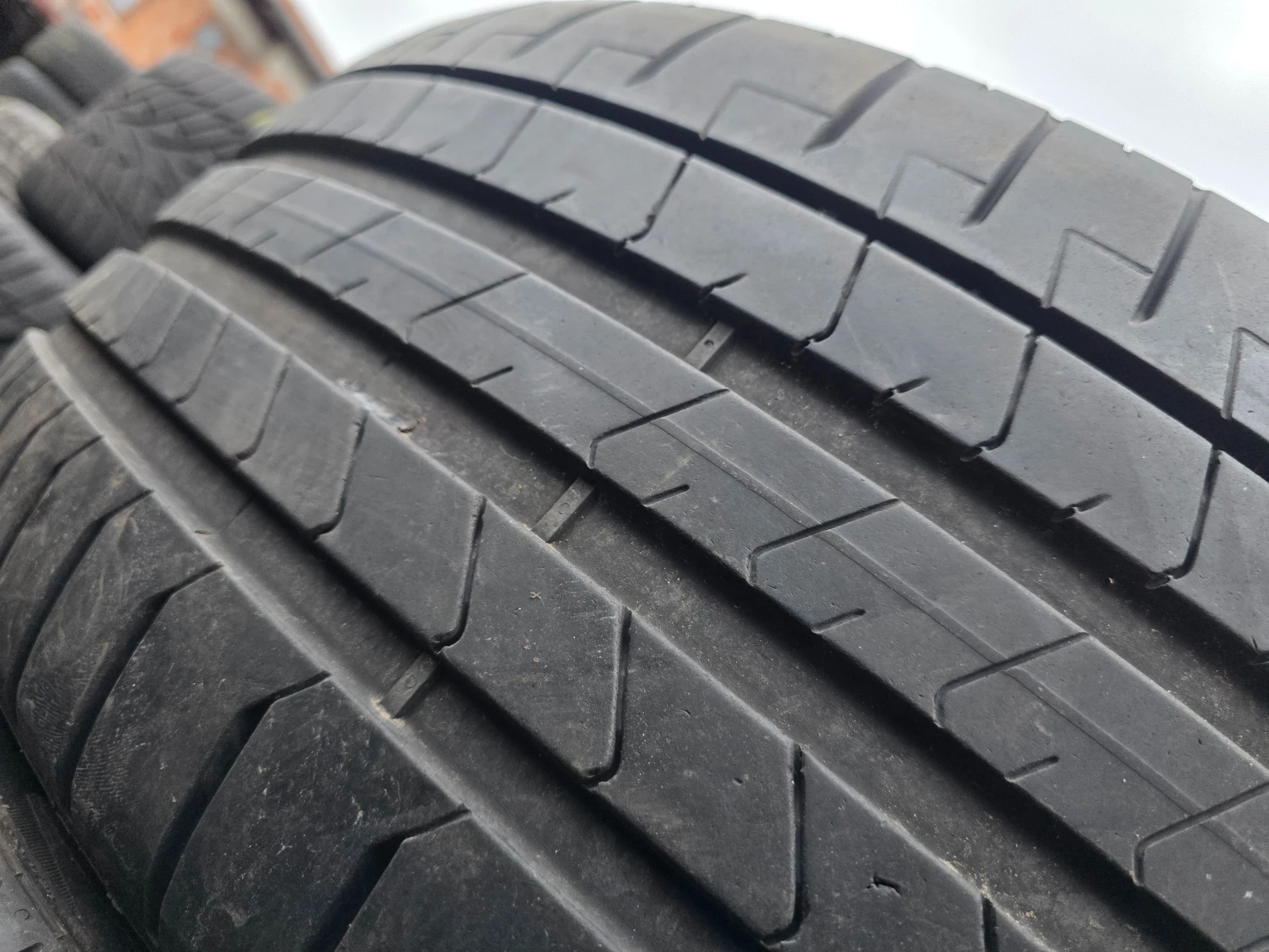 Гуми Летни 255/50R21, снимка 3 - Гуми и джанти - 53982349